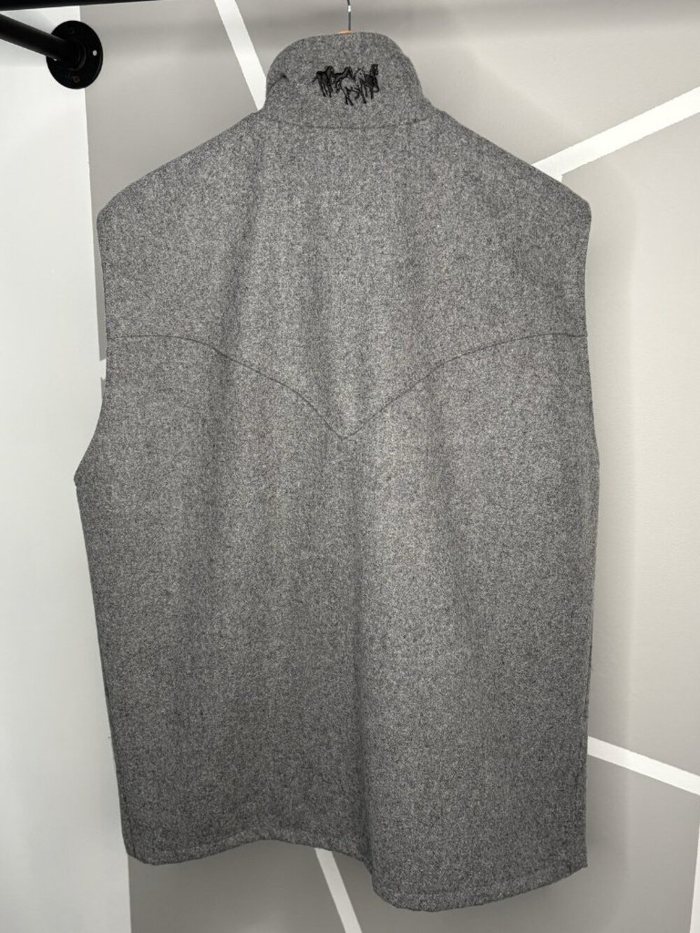 Schaffer Wool-Blend Gray Men's Vest - Picture 2 of 15